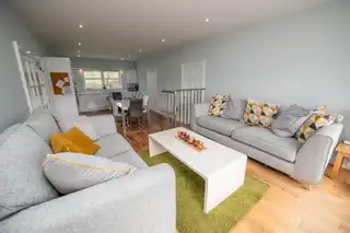 5 LeatbegImage 11