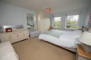 5 LeatbegImage 40