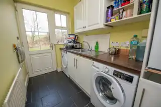 5 LeatbegImage 18