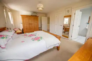 5 LeatbegImage 31