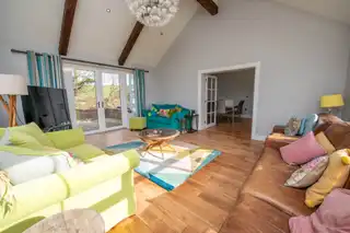 5 LeatbegImage 16