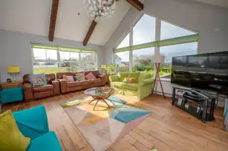5 LeatbegImage 17