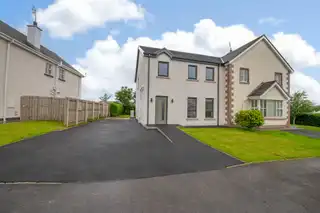 Image 1 for 8 Drumcarbit Mews