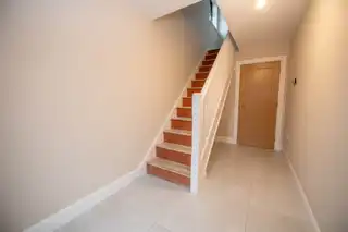 8 Drumcarbit MewsImage 2
