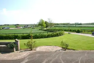 121 Clonmore RoadImage 22