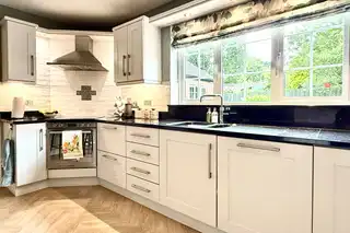 34 Lynden GateImage 17