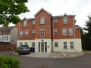9 St Johns SquareImage 17