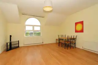16 Castle Street CourtImage 4
