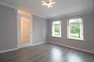 24 Lower CrescentImage 5