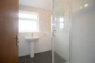 24 Lower CrescentImage 9