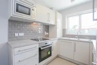 Apt 7 Hillview AvenueImage 6