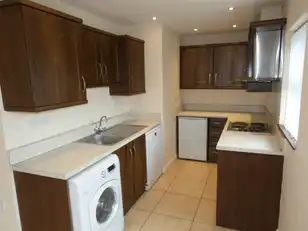 10 Aylesbury CourtImage 6