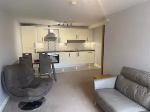 Apt 30 2C Summerhill AvenueImage 4
