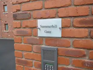 Apt 30 2C Summerhill AvenueImage 2