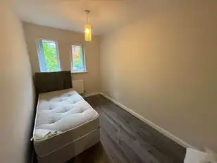 3 Glendale CourtImage 9