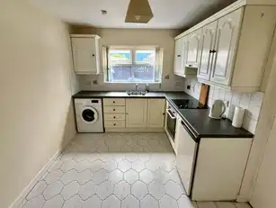 11 Avenue RoadImage 9