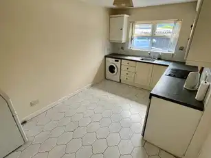 11 Avenue RoadImage 10