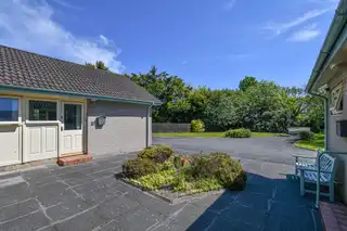 4- 6 Strangford RoadImage 30