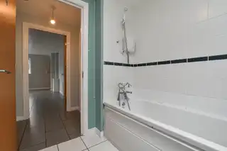 9 Meadowfields CloseImage 12