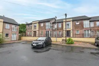 9 Meadowfields CloseImage 3