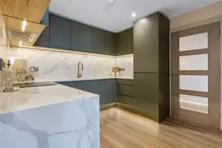 8 Six WestImage 10