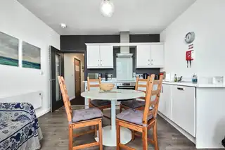 Apt 1, 107 Eglinton StreetImage 7