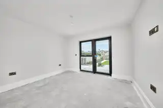 19 Queenora AvenueImage 8