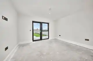 19 Queenora AvenueImage 10