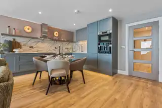 18 The PromenadeImage 3