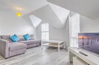 Apt 2, 2 Dunluce AvenueImage 3