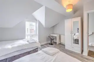 Apt 2, 2 Dunluce AvenueImage 13