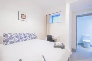 Apt 1, 75 Eglinton StreetImage 9