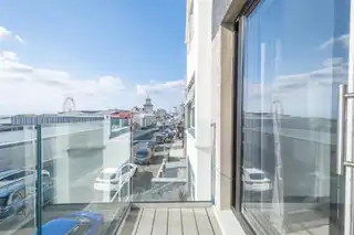 Apt 1, 75 Eglinton StreetImage 7