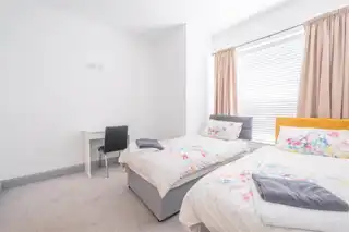 Apt 1, 75 Eglinton StreetImage 11