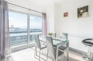 Apt 1, 75 Eglinton StreetImage 5