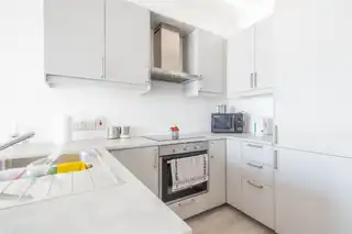 Apt 1, 75 Eglinton StreetImage 4