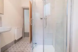 Apt 3, 75 Eglinton StreetImage 8