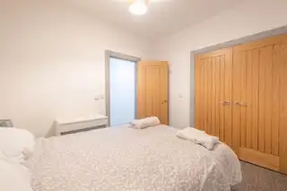 Apt 3, 75 Eglinton StreetImage 5