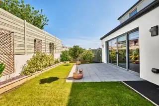 8 Nursery MewsImage 33