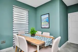 8 Nursery MewsImage 20