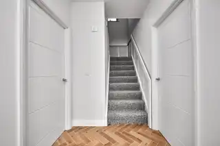 7 Nursery MewsImage 3
