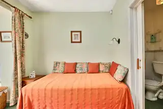 10 Lever RoadImage 17