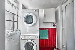 10 Lever RoadImage 14