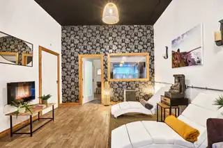 10 Causeway StreetImage 5