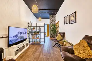 10 Causeway StreetImage 3