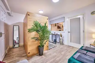 10 Causeway StreetImage 9