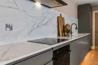 Apartment 5, 17 The PromenadeImage 6