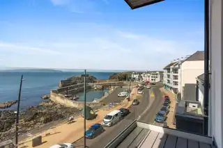 Apartment 5, 17 The PromenadeImage 15