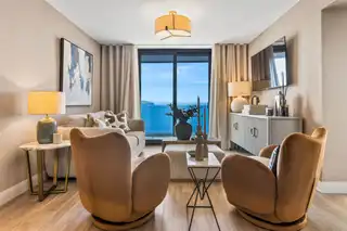 Apartment 5, 17 The PromenadeImage 9