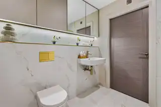 Apartment 5, 17 The PromenadeImage 24